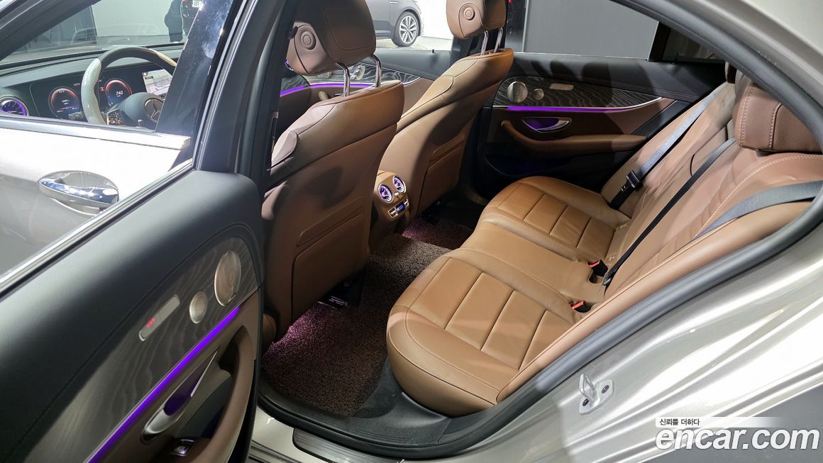 Mercedes-Benz E-Class 2022