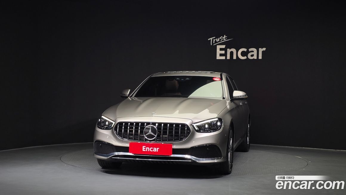 Mercedes-Benz E-Class 2022