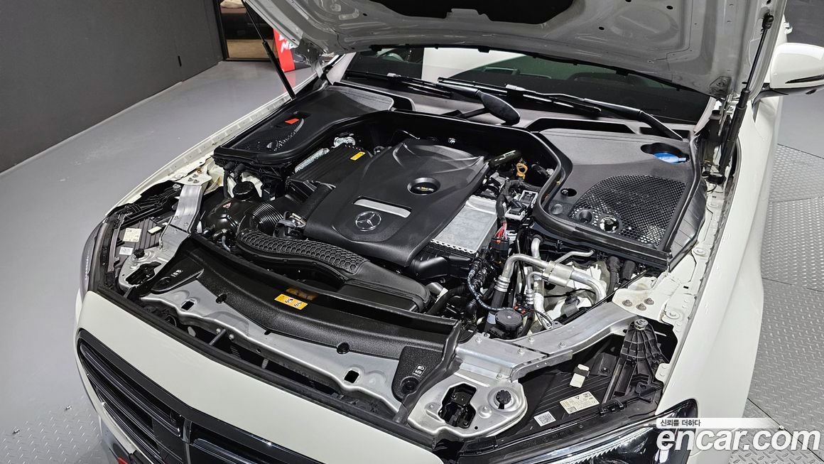 Mercedes-Benz E-Class 2023