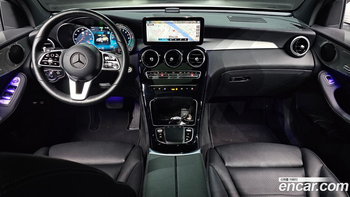 Mercedes-Benz GLC-Class 2021