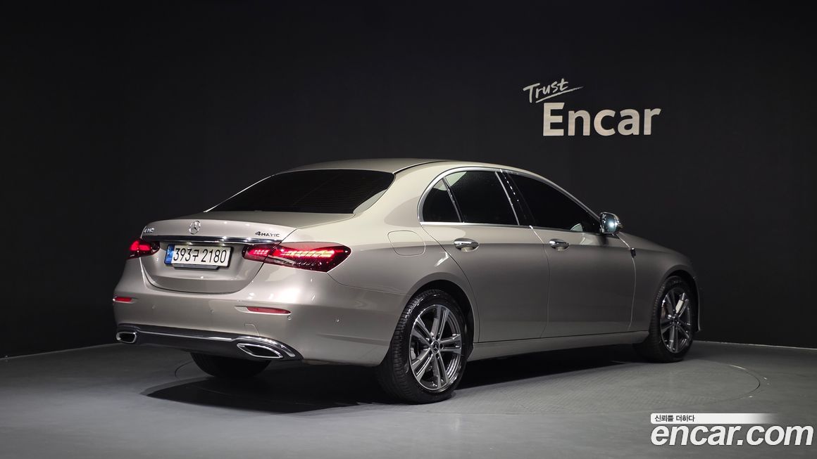 Mercedes-Benz E-Class 2022