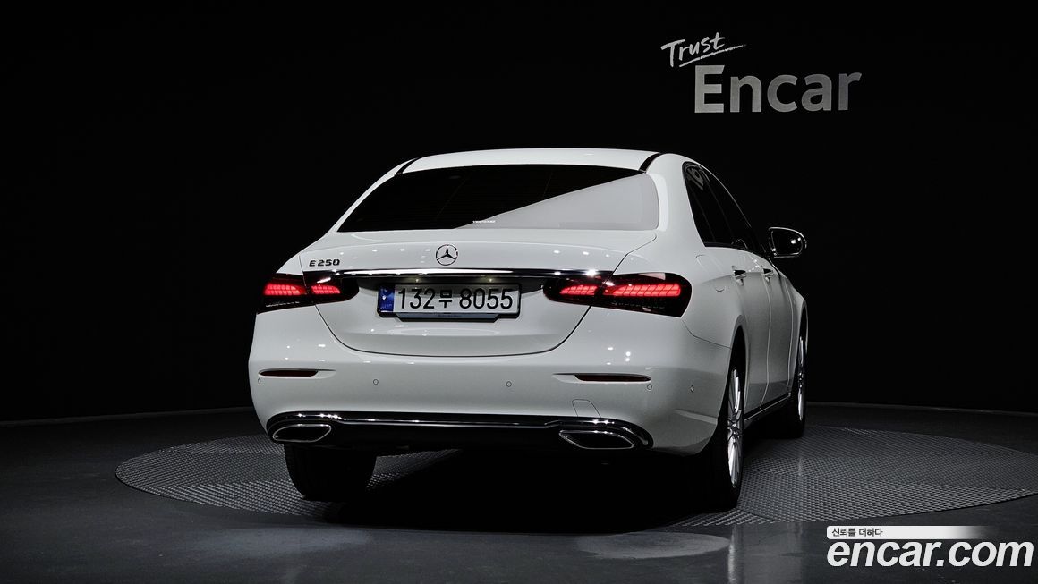 Mercedes-Benz E-Class 2023