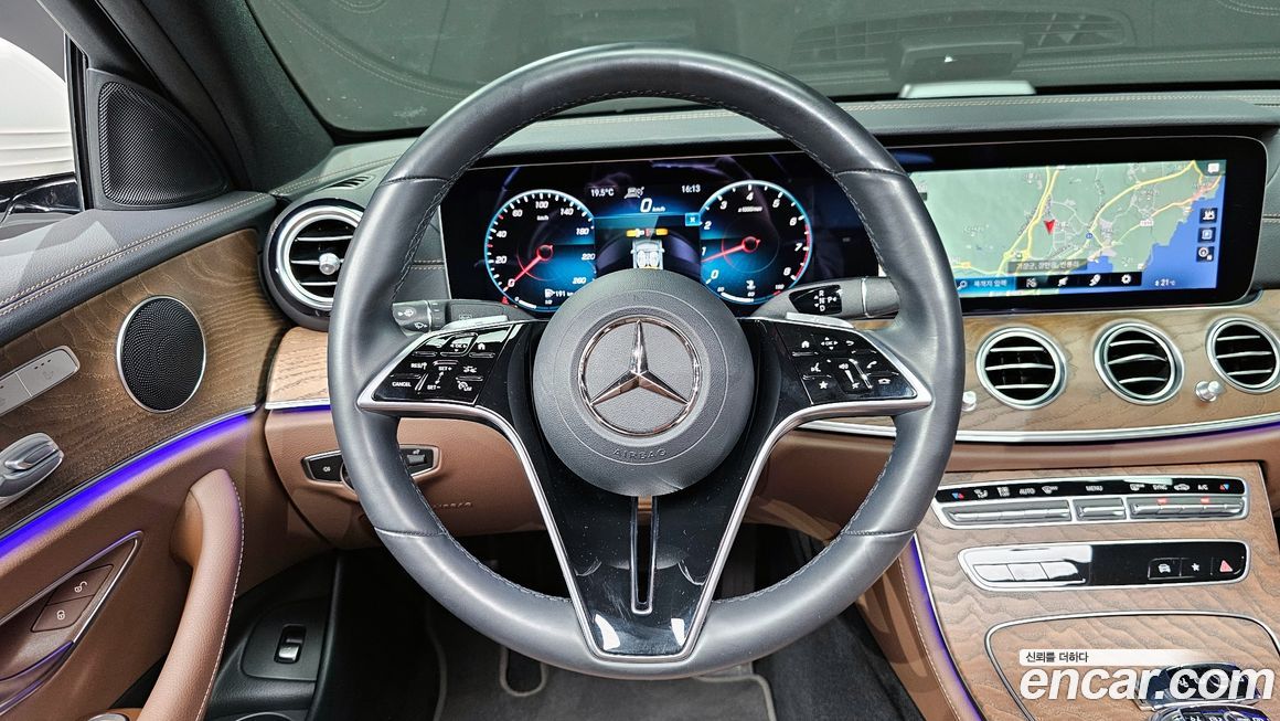 Mercedes-Benz E-Class 2023