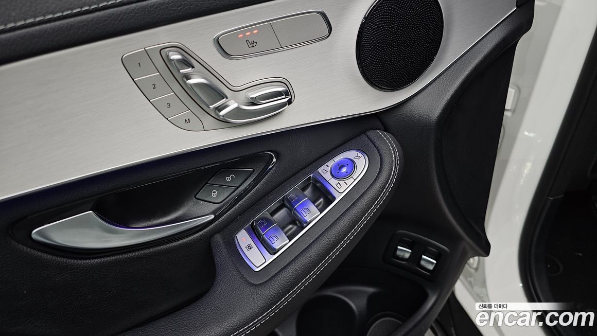 Mercedes-Benz GLC-Class 2021