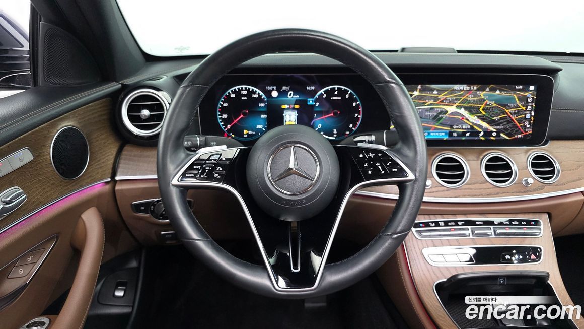 Mercedes-Benz E-Class 2022