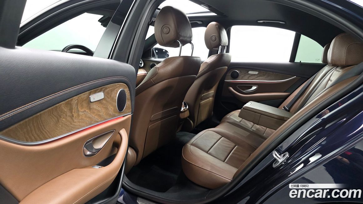 Mercedes-Benz E-Class 2022