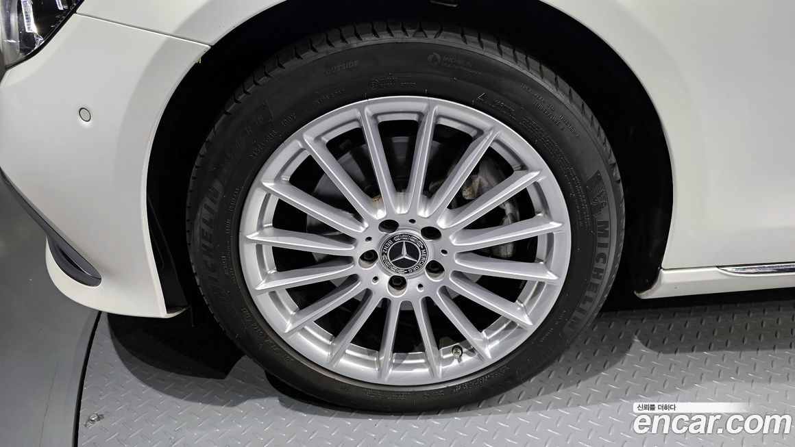 Mercedes-Benz E-Class 2023