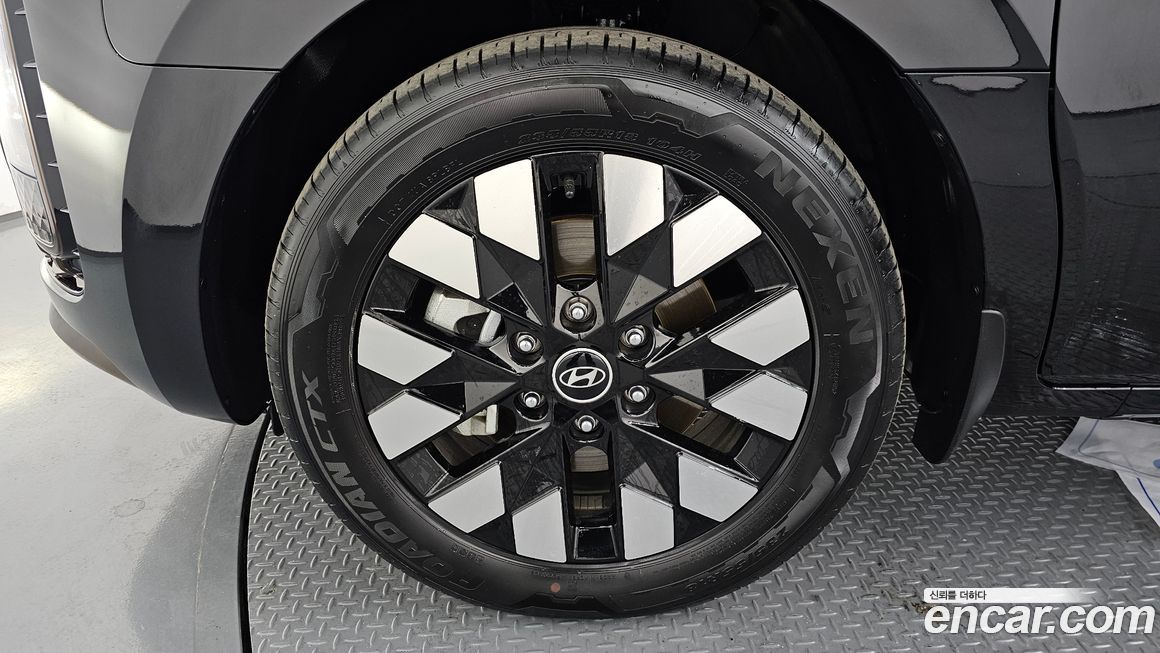 Hyundai Staria 2025