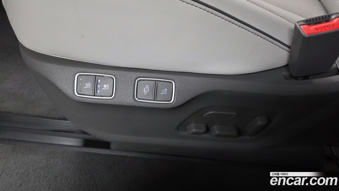 Hyundai Staria 2025