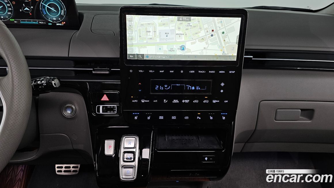 Hyundai Staria 2025