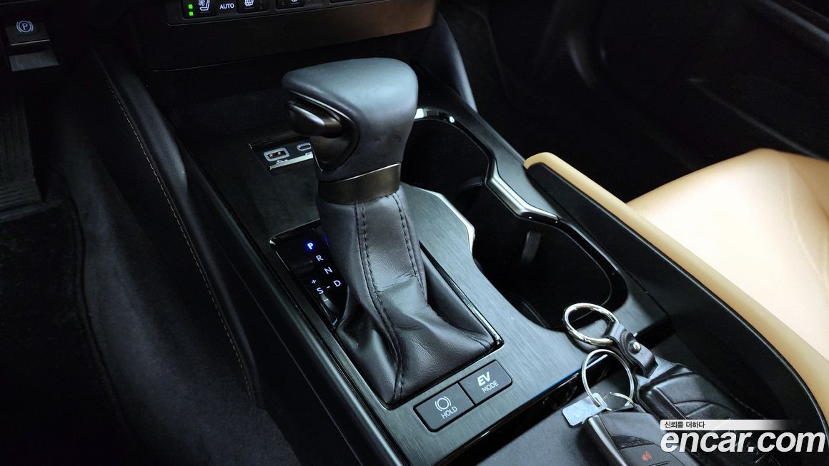 Lexus ES 2023