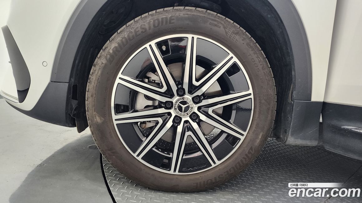 Mercedes-Benz EQB 2025