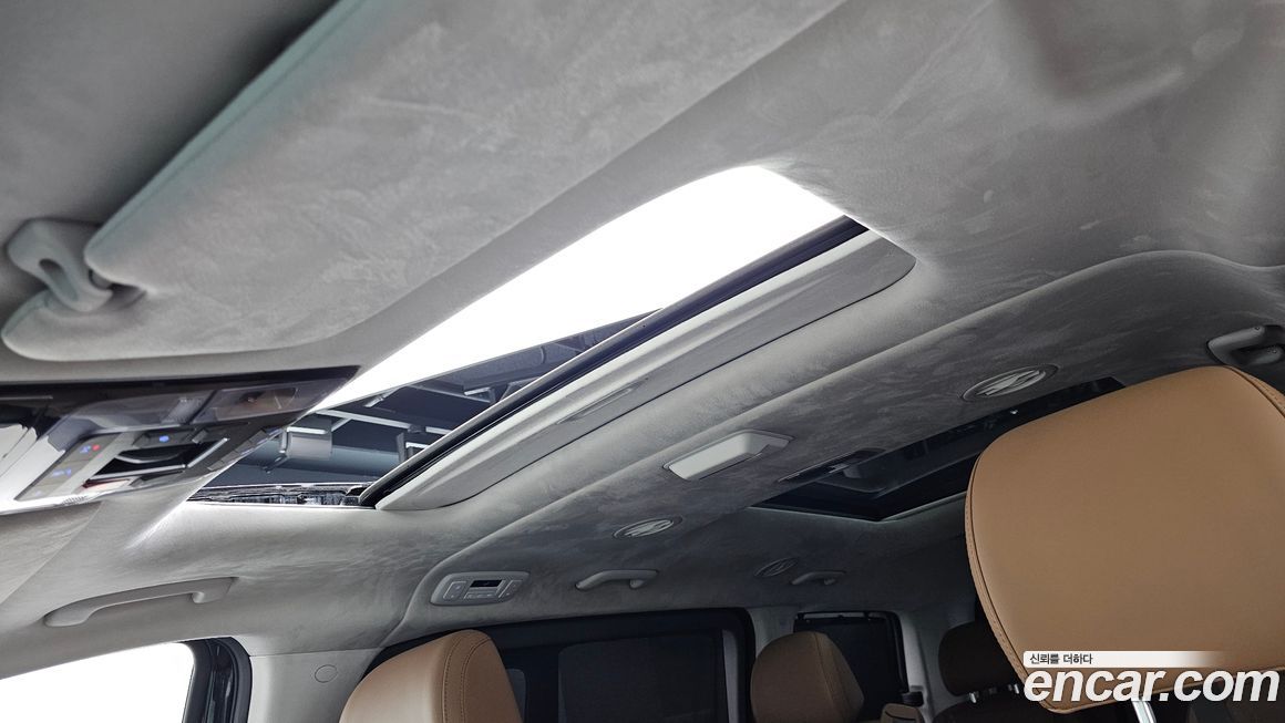Hyundai Staria 2025
