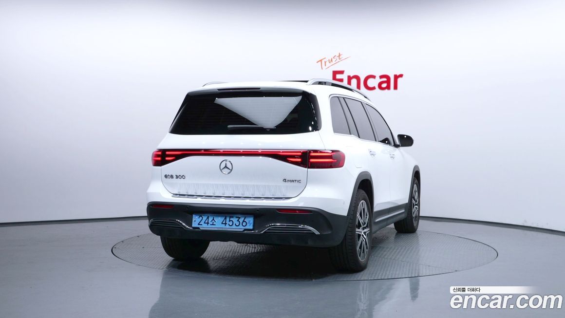 Mercedes-Benz EQB 2025