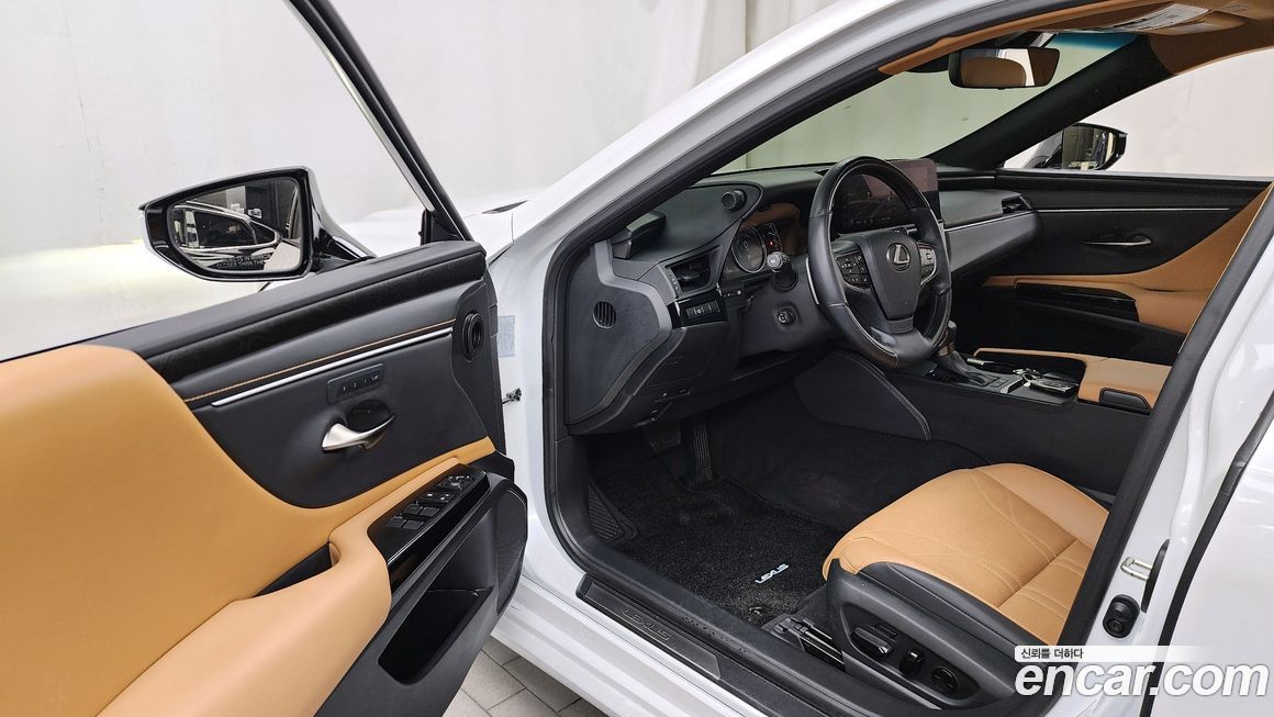 Lexus ES 2023