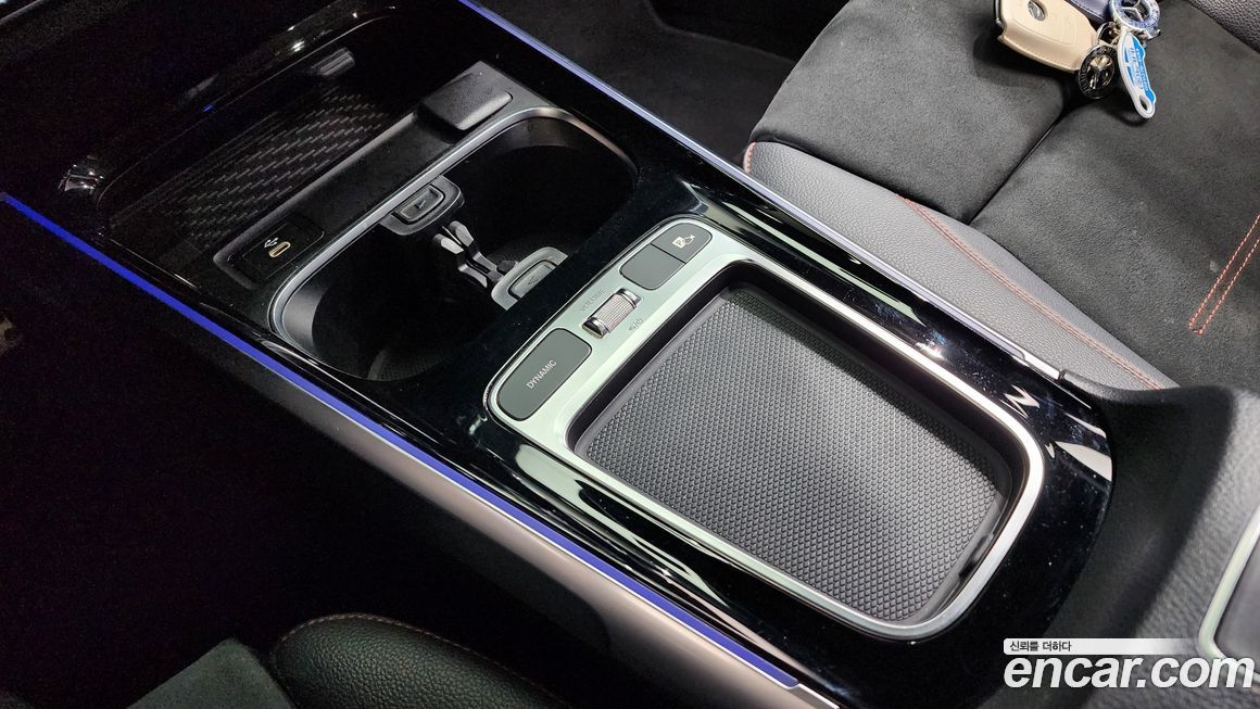 Mercedes-Benz EQB 2025