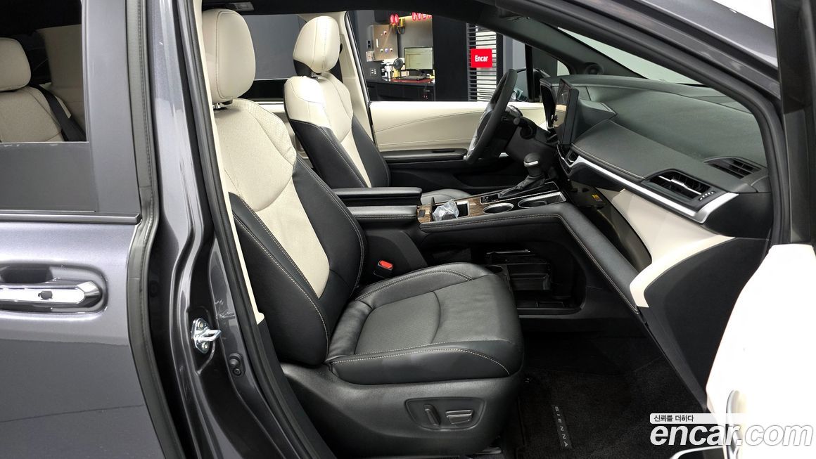 Toyota Sienna 2025