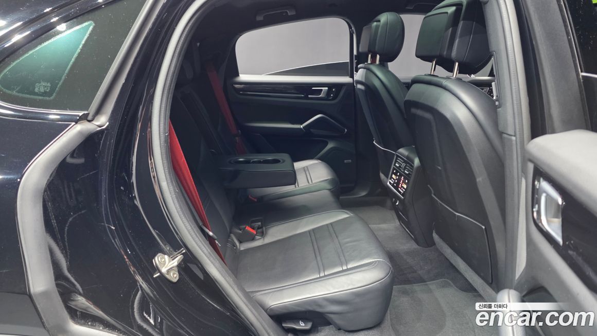 Porsche Cayenne 2022