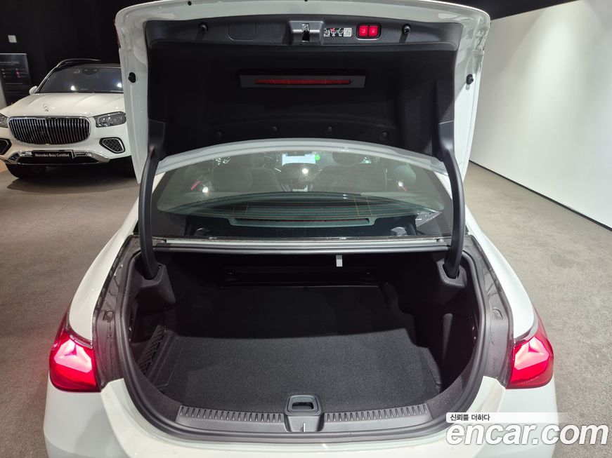 Mercedes-Benz E-Class 2025