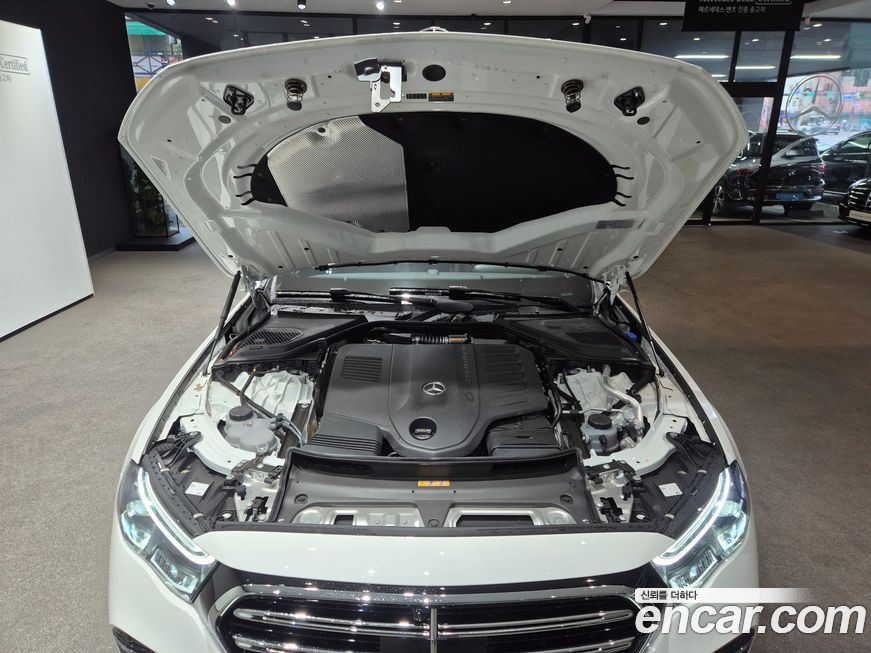 Mercedes-Benz E-Class 2025