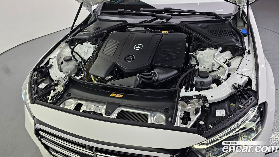 Mercedes-Benz E-Class 2025