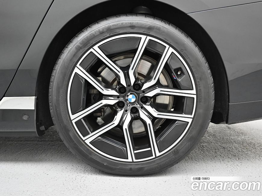 BMW i7 2024