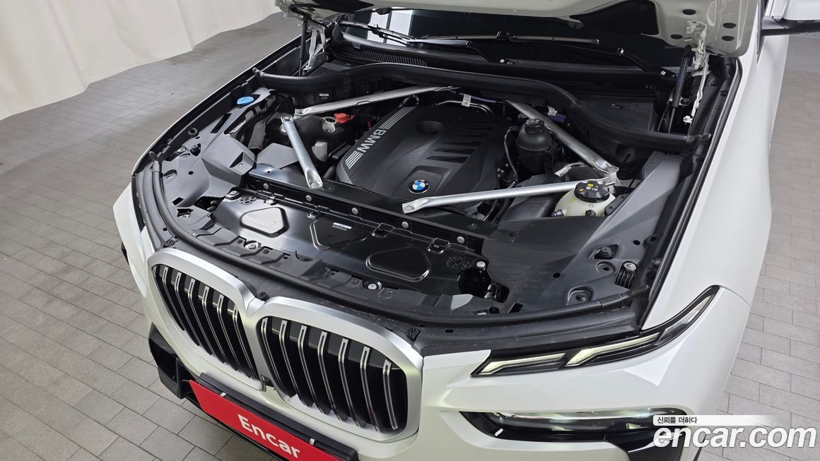 BMW X7 2025