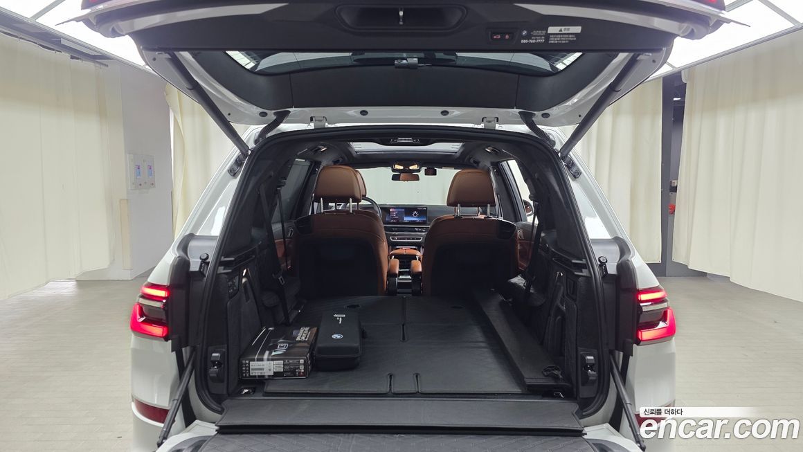BMW X7 2025