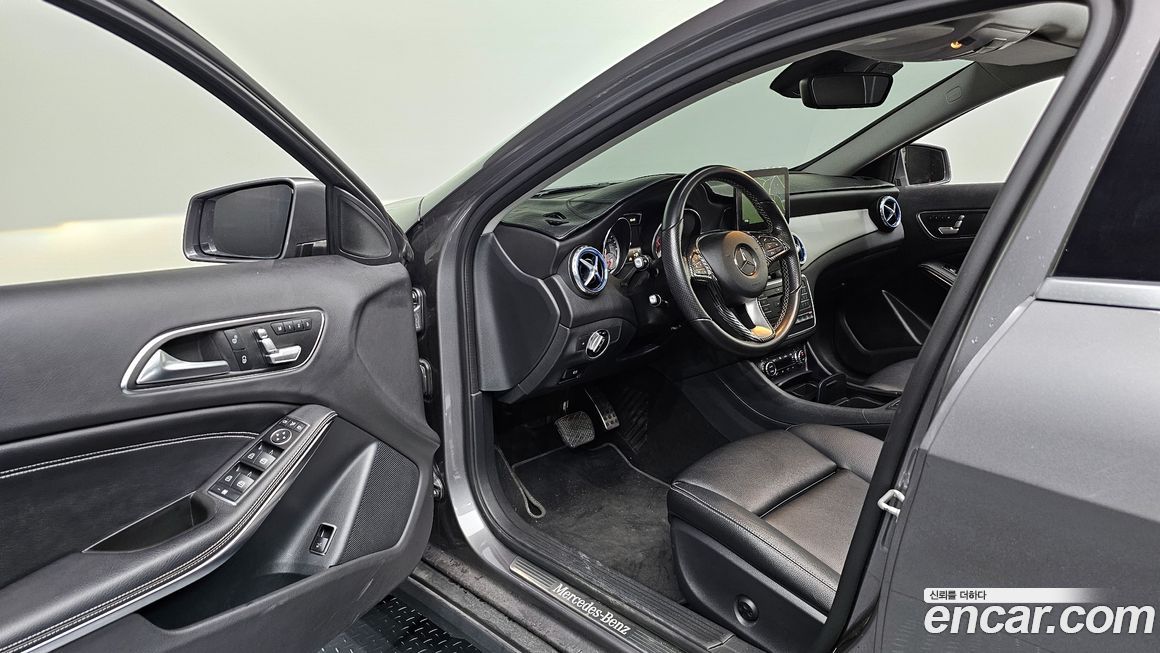 Mercedes-Benz GLA-Class 2017