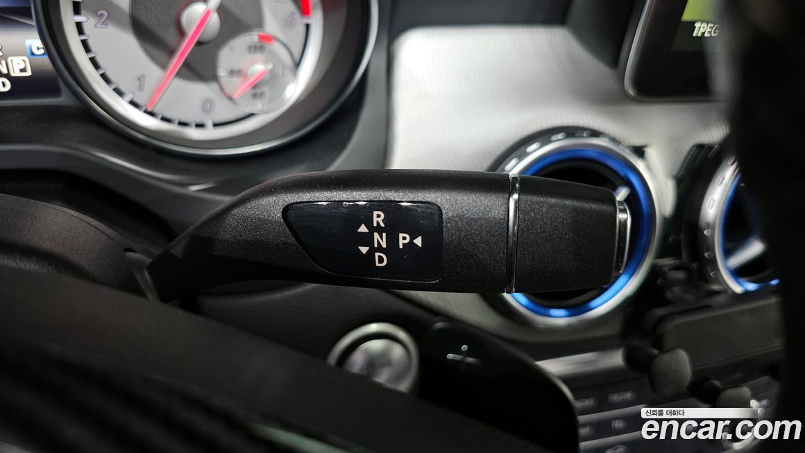 Mercedes-Benz GLA-Class 2017