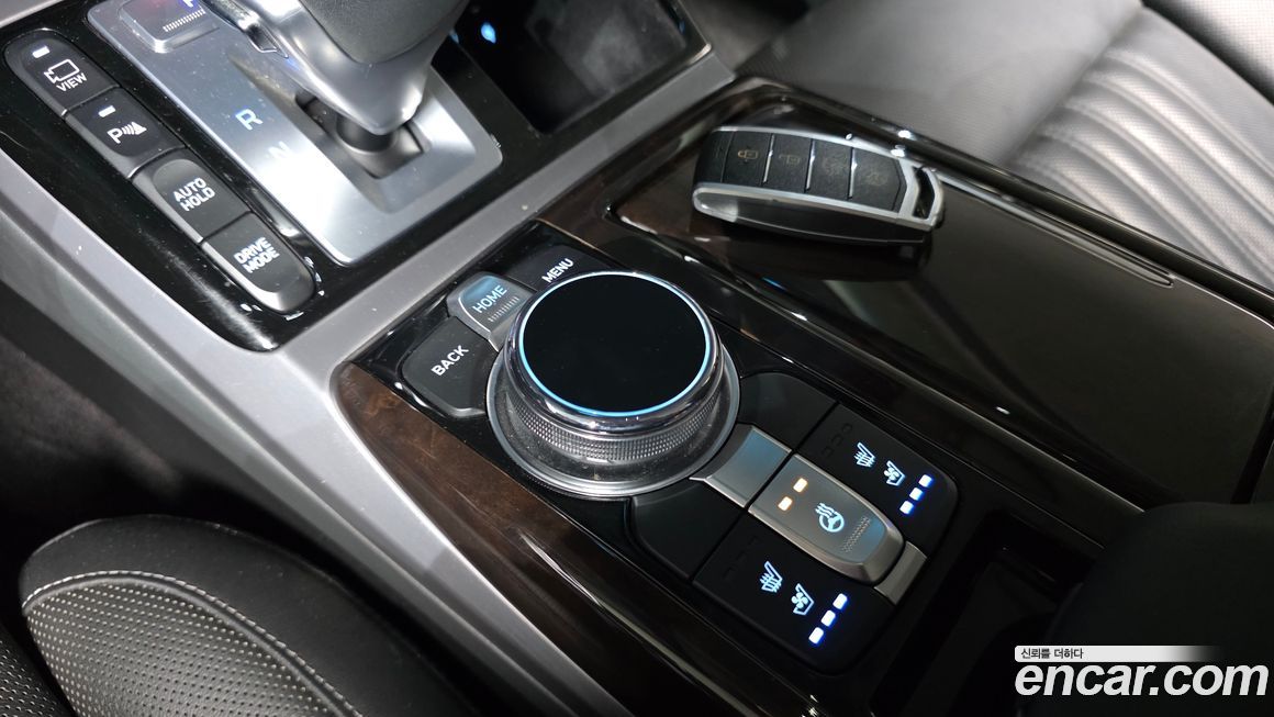 Genesis EQ900 2016