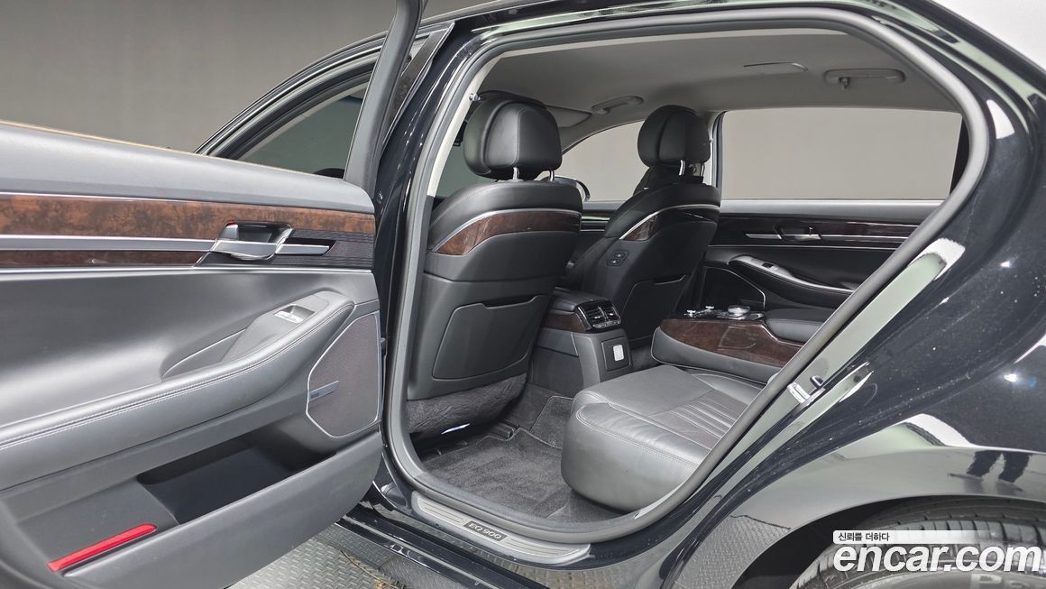 Genesis EQ900 2016