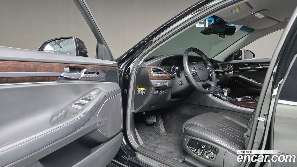 Genesis EQ900 2016