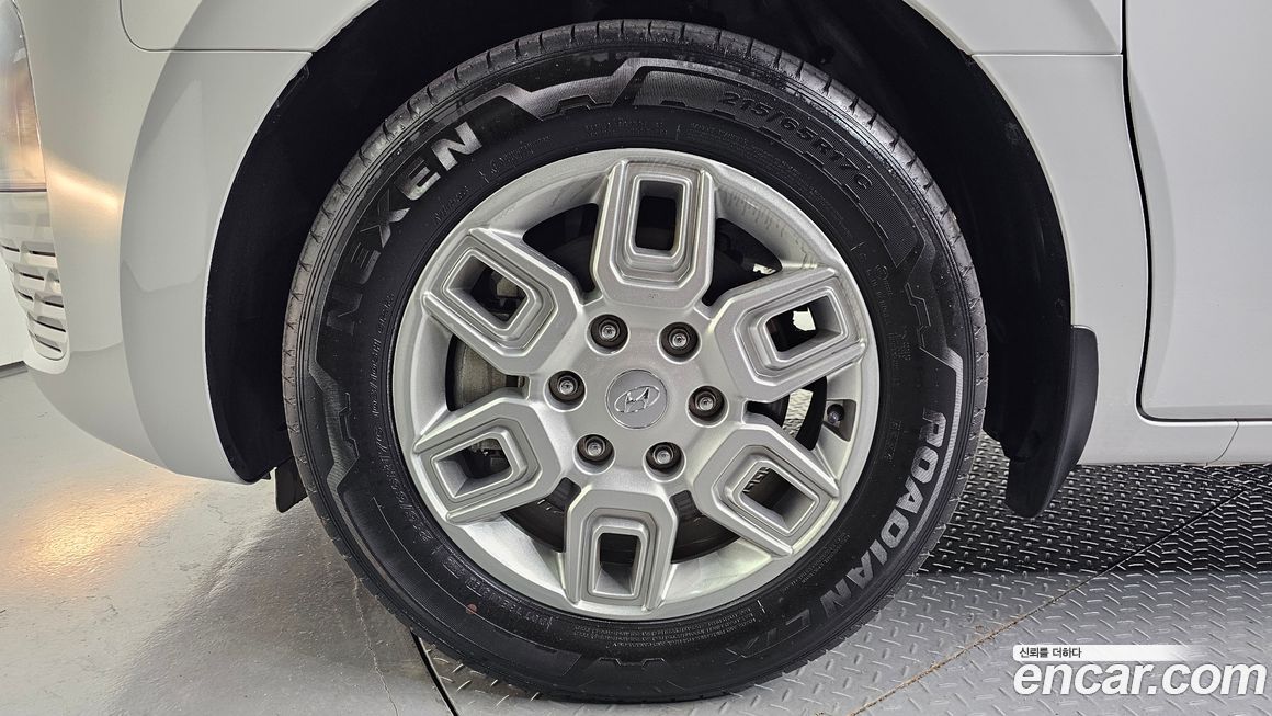 Hyundai Staria 2023