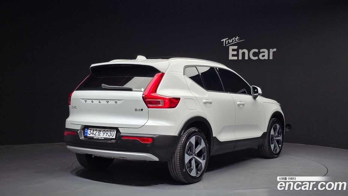 Volvo XC40 2025
