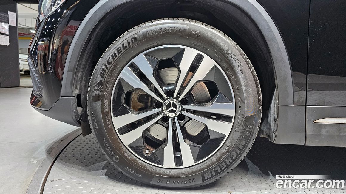 Mercedes-Benz GLA-Class 2021