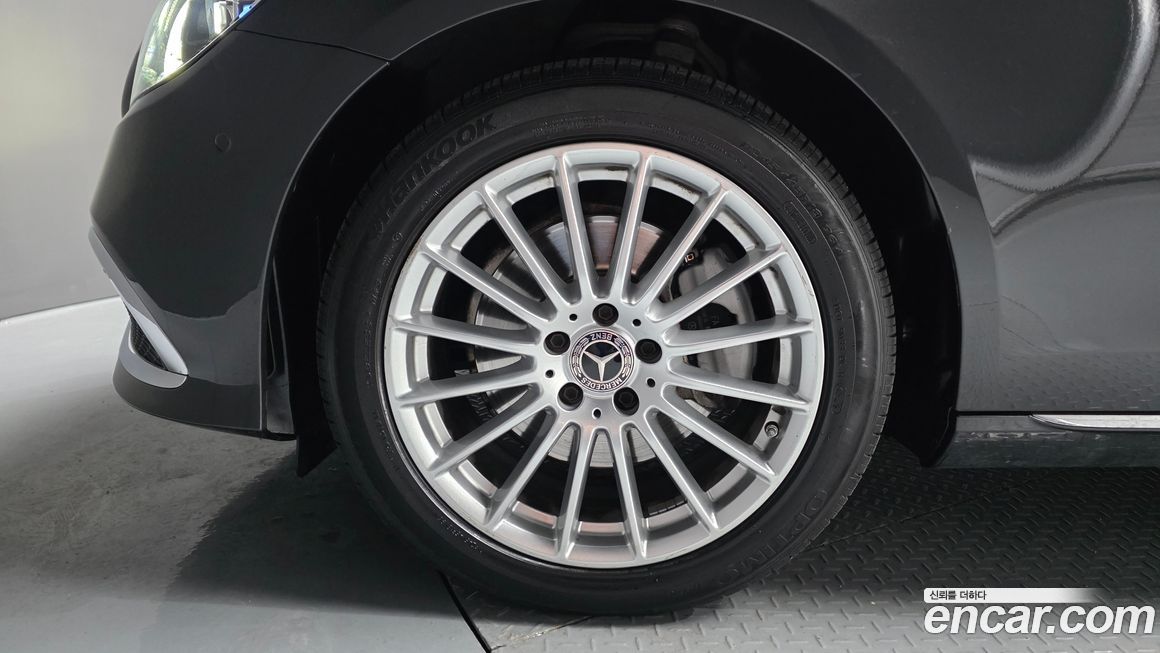 Mercedes-Benz E-Class 2021