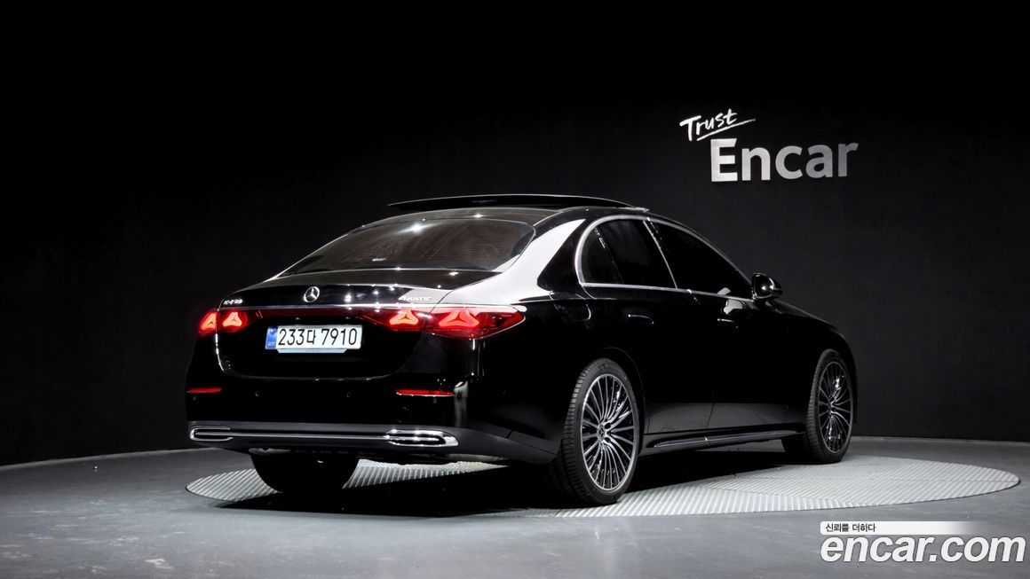 Mercedes-Benz E-Class 2025