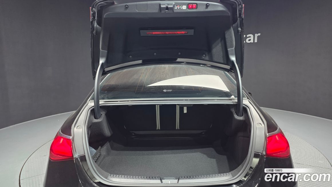 Mercedes-Benz E-Class 2025