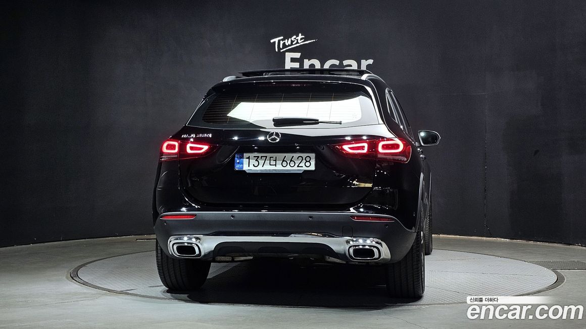 Mercedes-Benz GLA-Class 2021