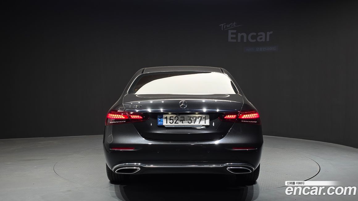 Mercedes-Benz E-Class 2021