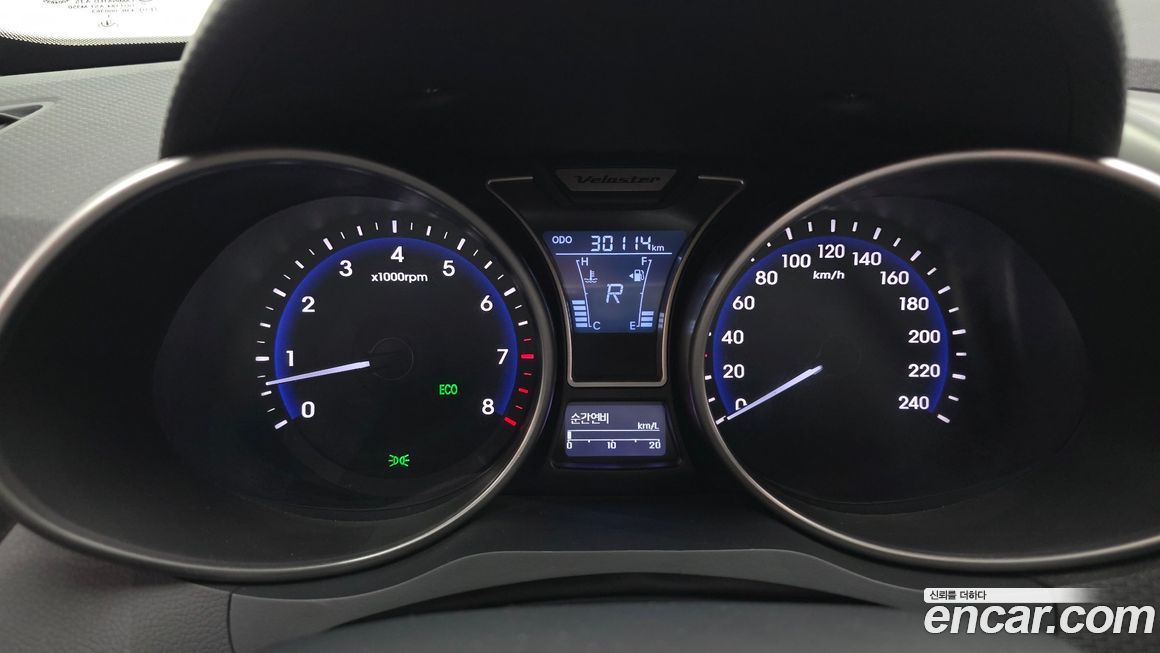 Hyundai Veloster 2012