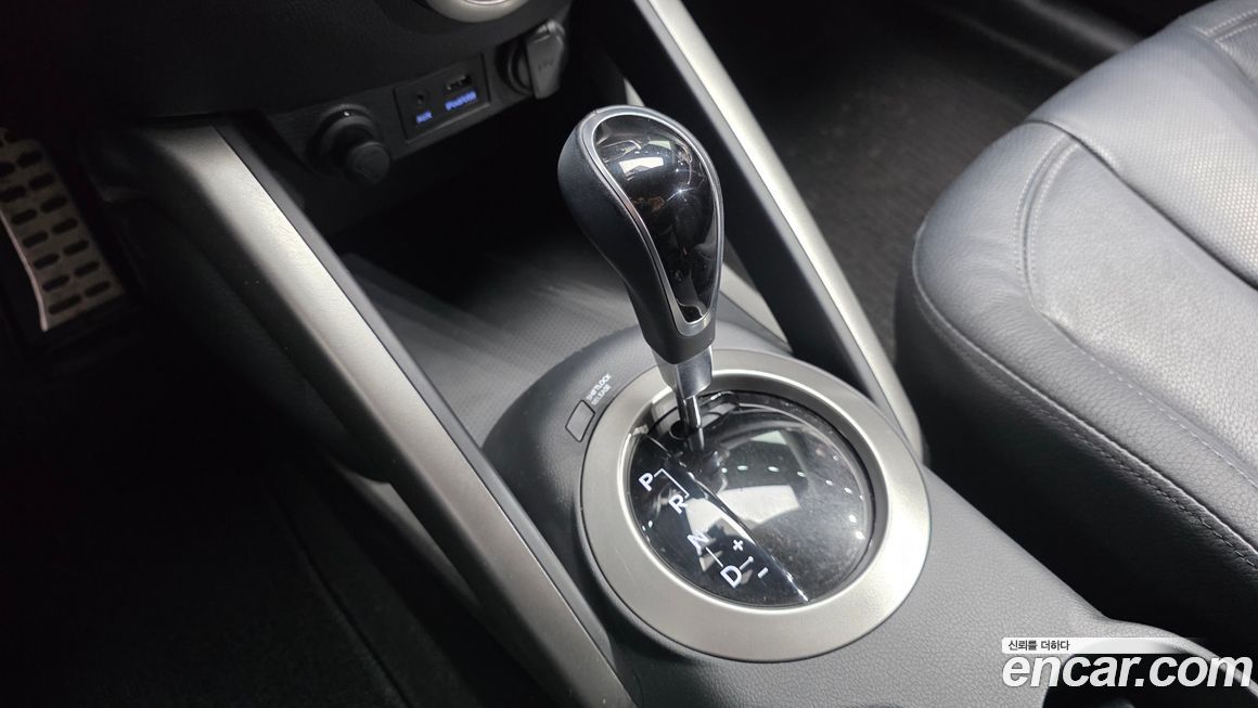 Hyundai Veloster 2012