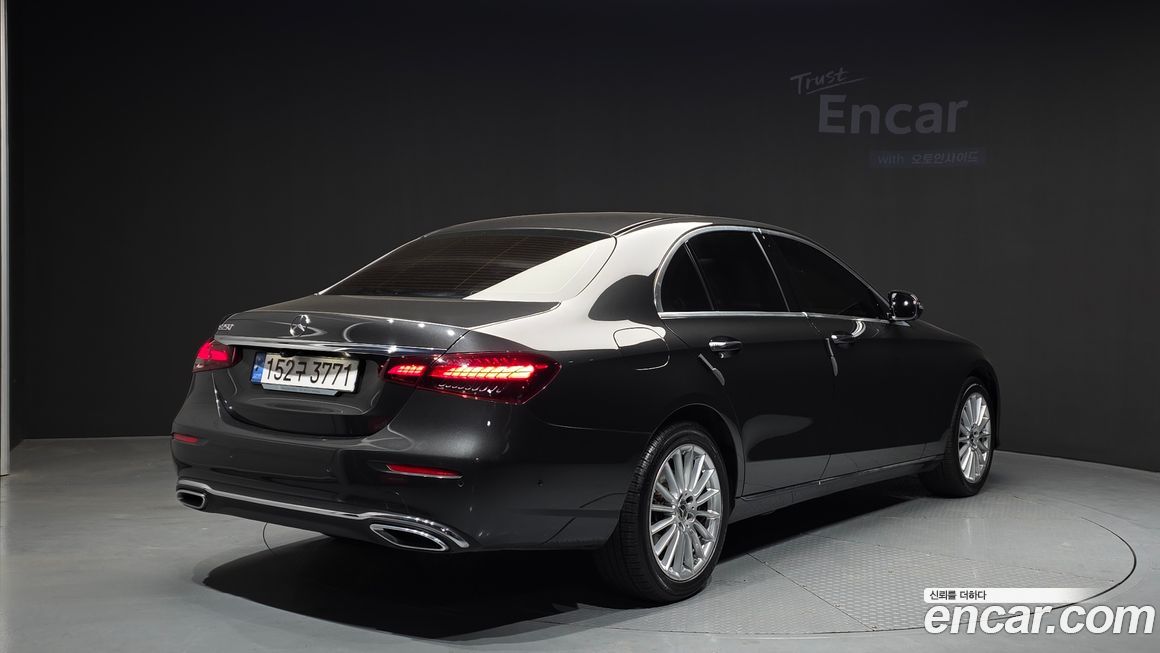 Mercedes-Benz E-Class 2021