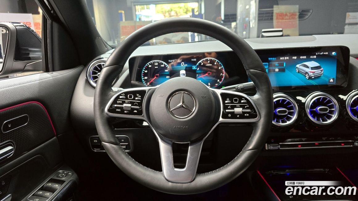 Mercedes-Benz GLA-Class 2021
