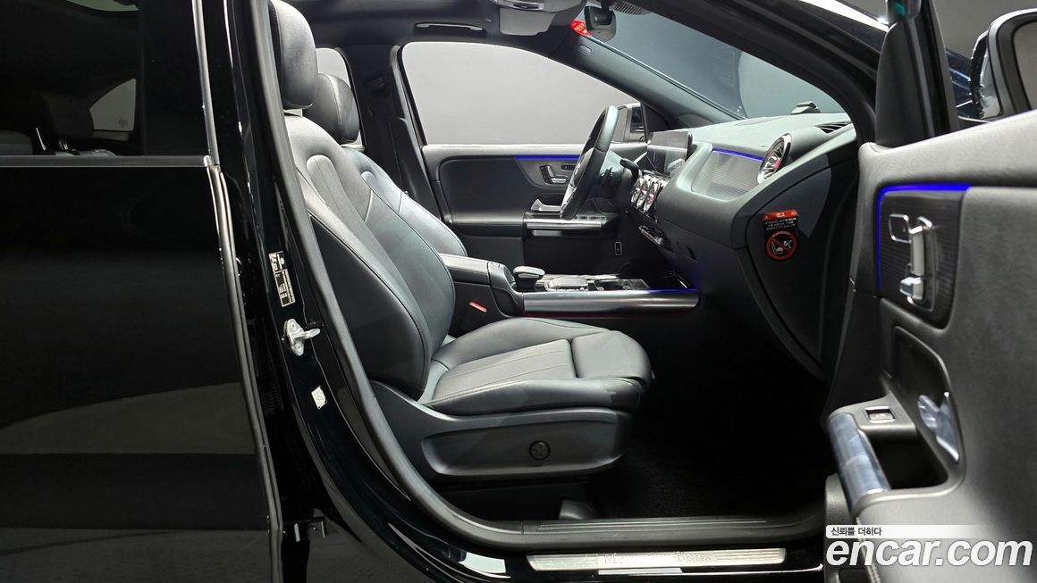 Mercedes-Benz GLA-Class 2021