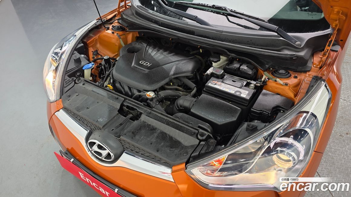 Hyundai Veloster 2012