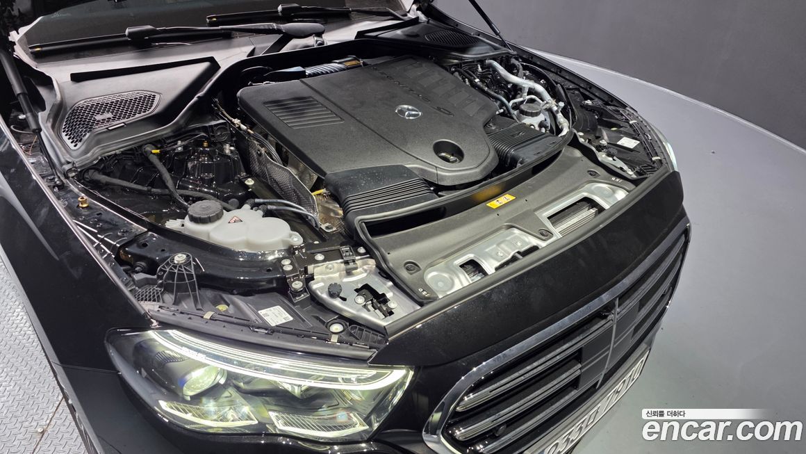 Mercedes-Benz E-Class 2025