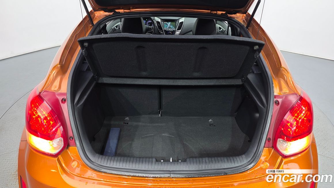 Hyundai Veloster 2012