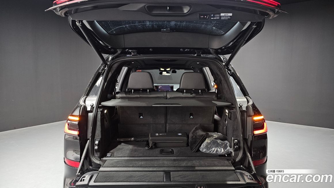 BMW X7 2025